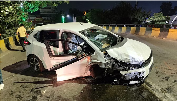 Kanpur Accident  गलत दिशा में घुसी फॉर्च्यूनर, तीन कारों को मारी टक्कर, नौ लोग घायल…अस्पताल में भर्ती