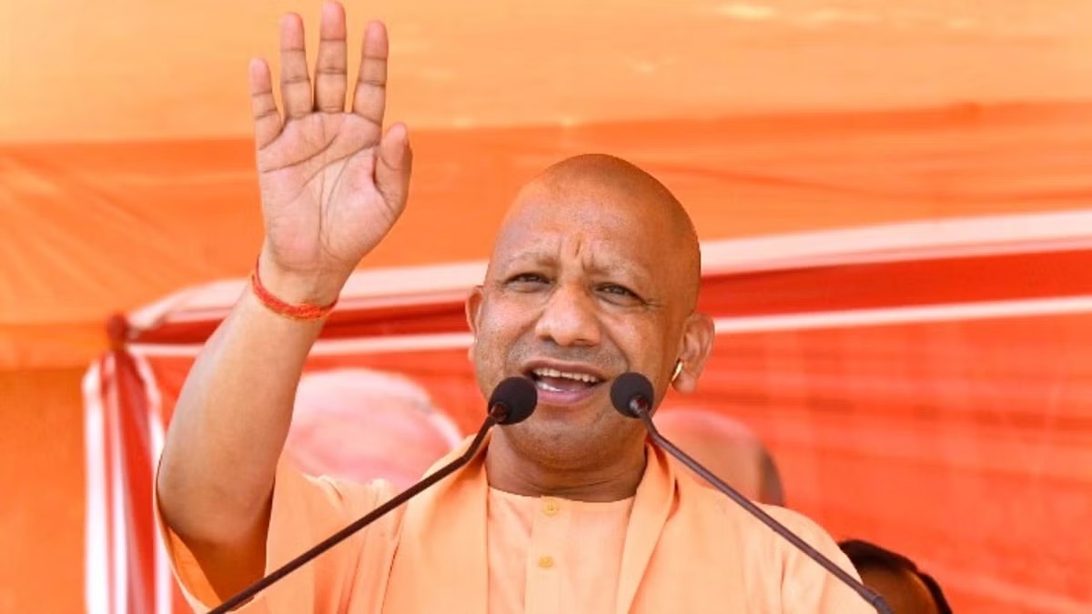 CM Yogi Azamgarh Visit: ‘आजमगढ़ आतंक का नहीं अदम्य साहस का गढ़’, लिंक एक्सप्रेसवे का लोकार्पण कर बोले CM योगी